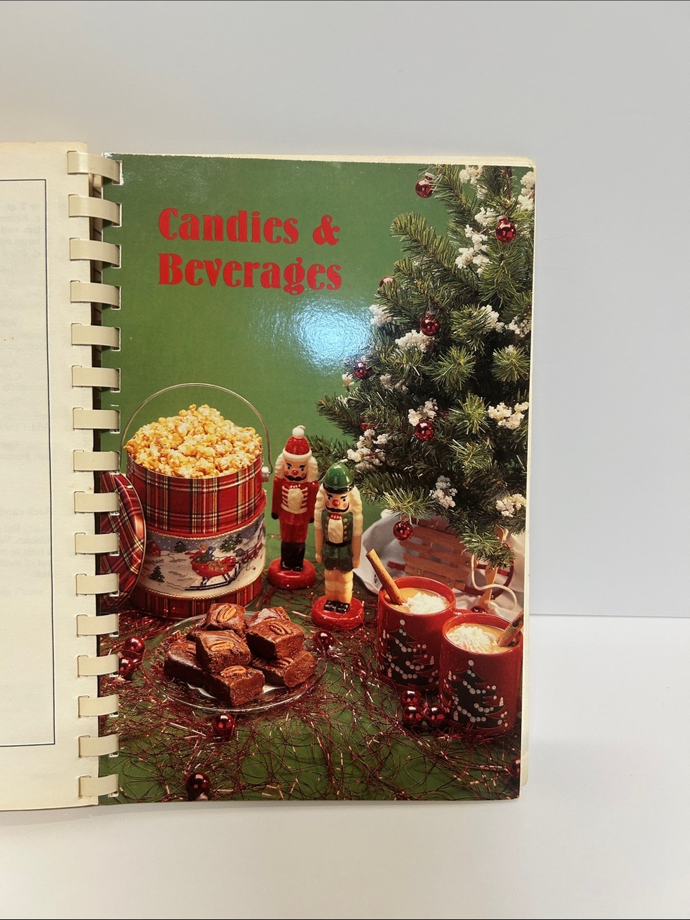 VTG Mary Maxim Holiday Cookbook Craft Patterns Included 1993 Spiral Bound - Picture 6 of 8